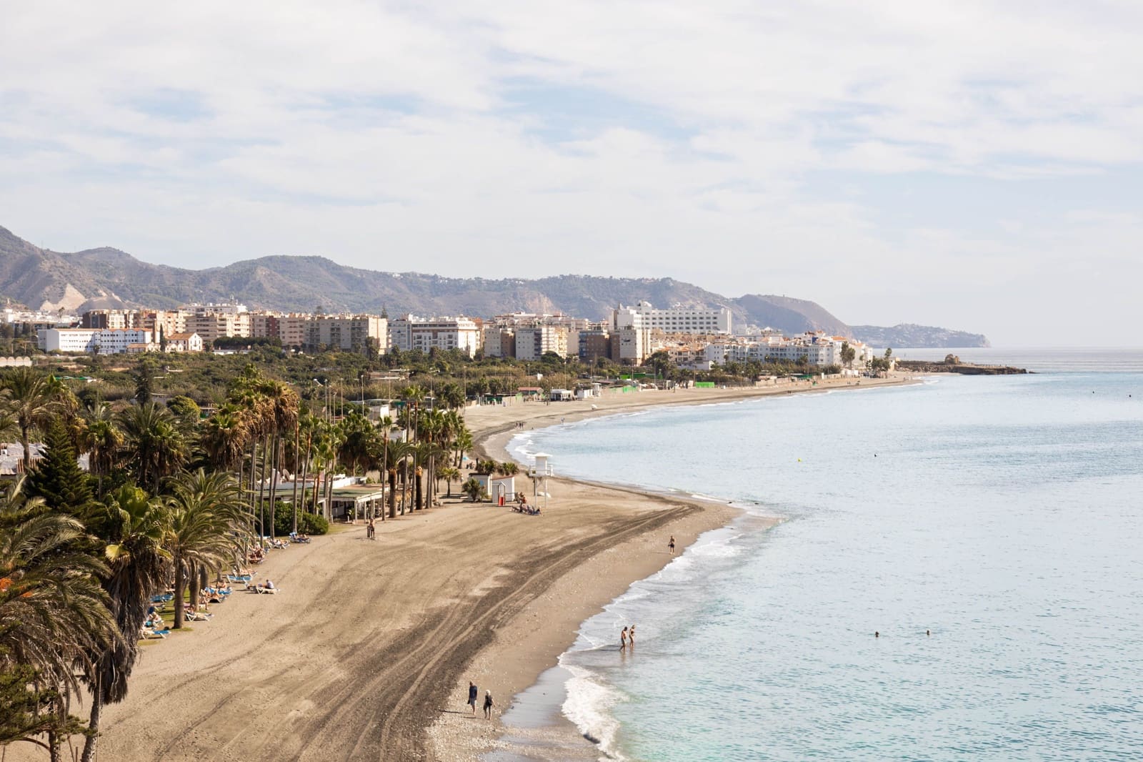 2 makuuhuone Omakotitalo myytävänä paikassa Nerja mukana uima-altaan - 529 000 € (Ref: 9375564)