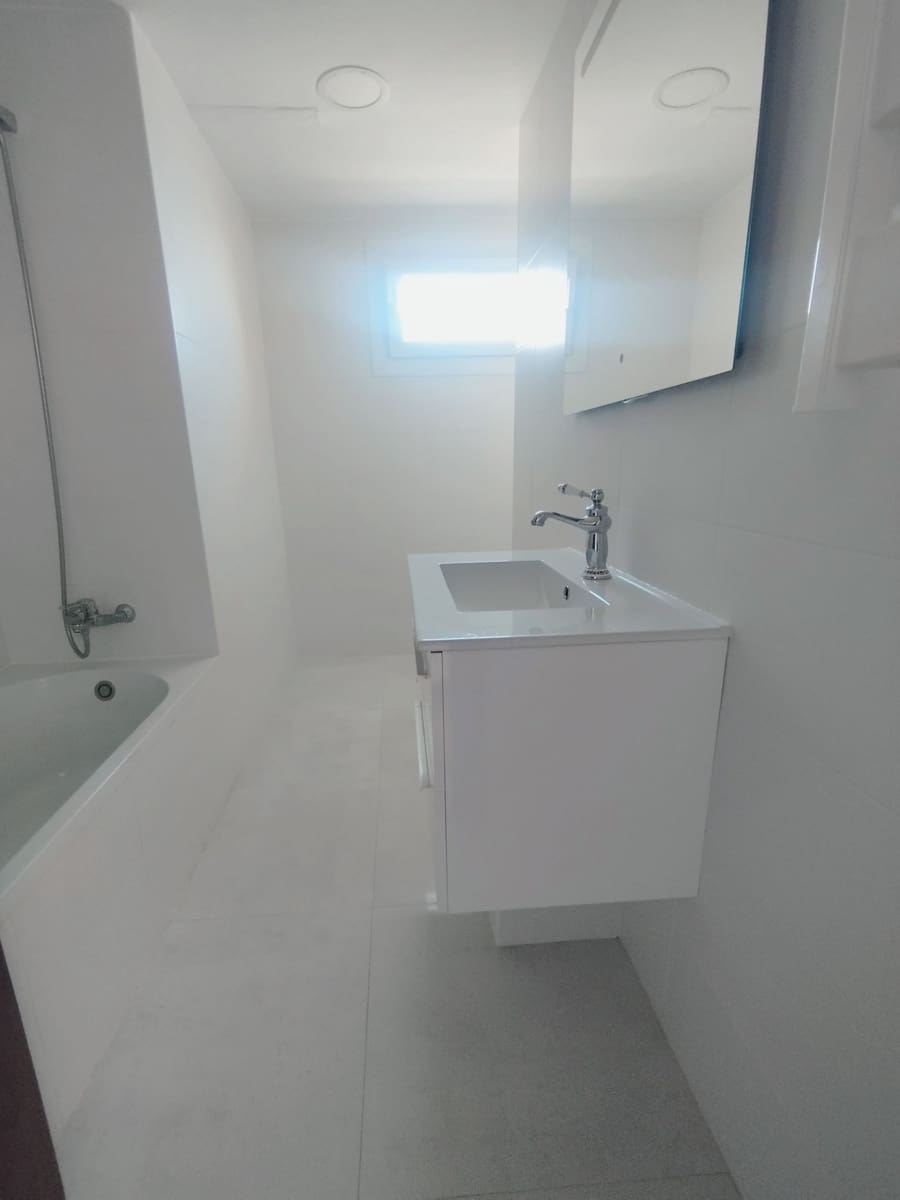 3 bedroom Apartment for rent in Fuengirola - € 1,600 (Ref: 9379733)