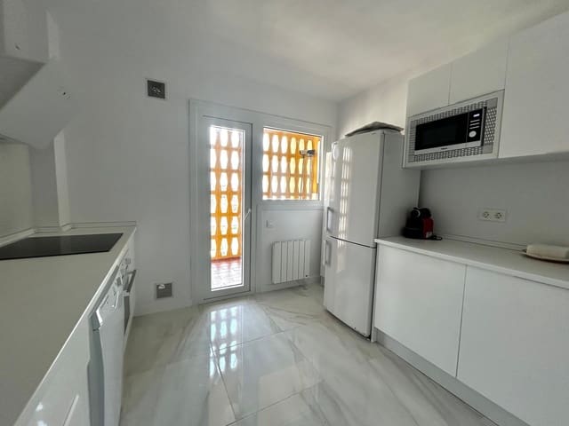 3 soveværelse Lejlighed til leje i Playa de los Boliches, Fuengirola med swimmingpool garage - € 2.300 (Ref: 9379733)