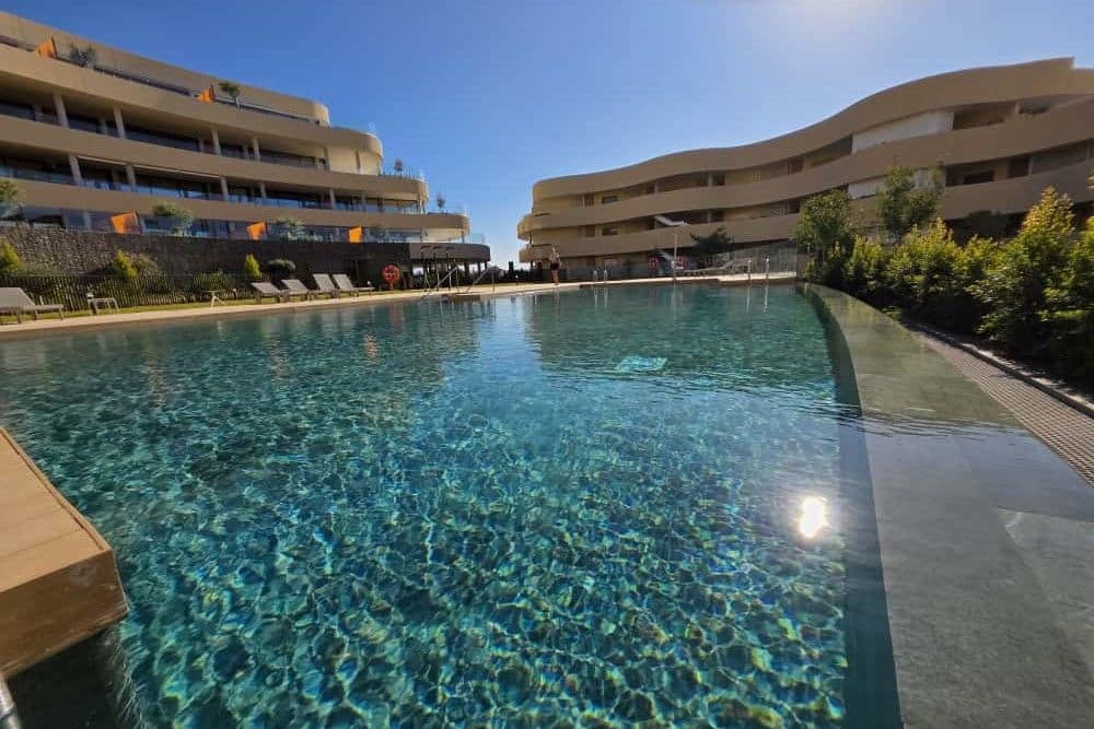 Apartamento de 3 habitaciones en Fuengirola en venta con piscina - 949.000 € (Ref: 9379936)