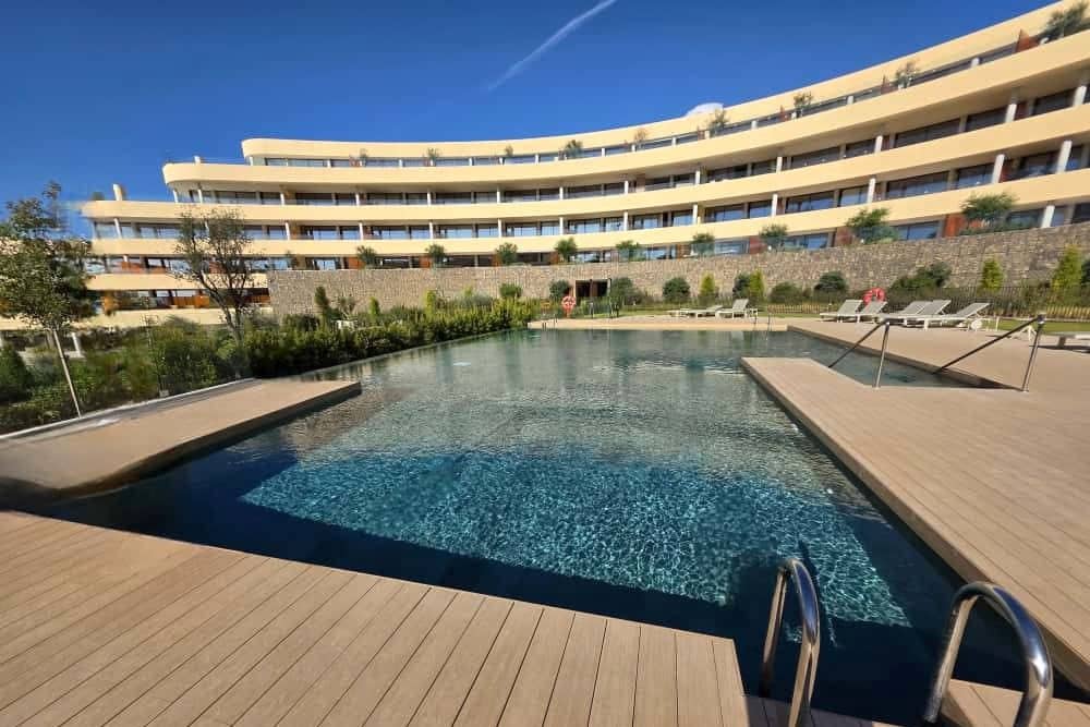 Apartamento de 3 habitaciones en Fuengirola en venta con piscina - 949.000 € (Ref: 9379936)