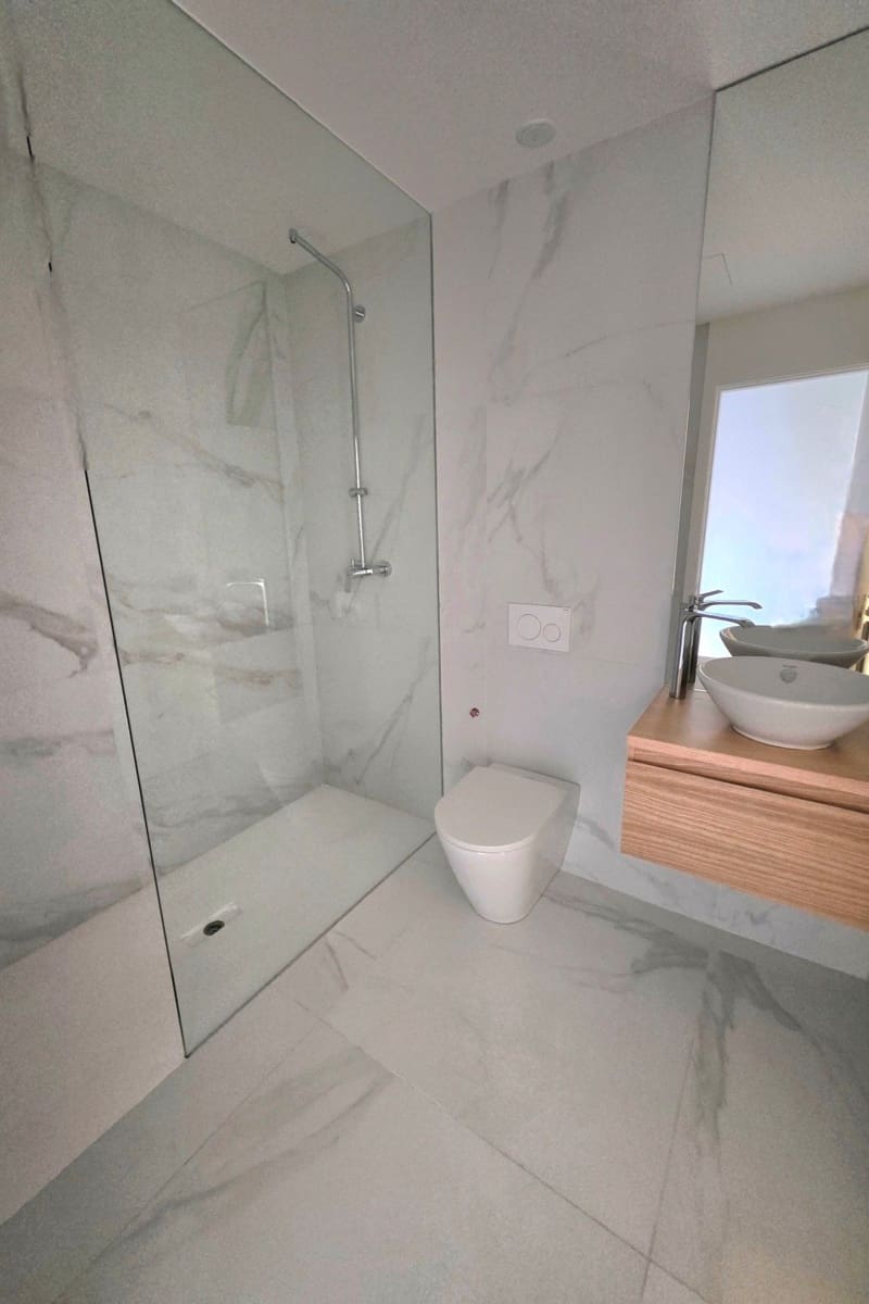 Apartamento de 3 habitaciones en Fuengirola en venta con piscina - 949.000 € (Ref: 9379936)