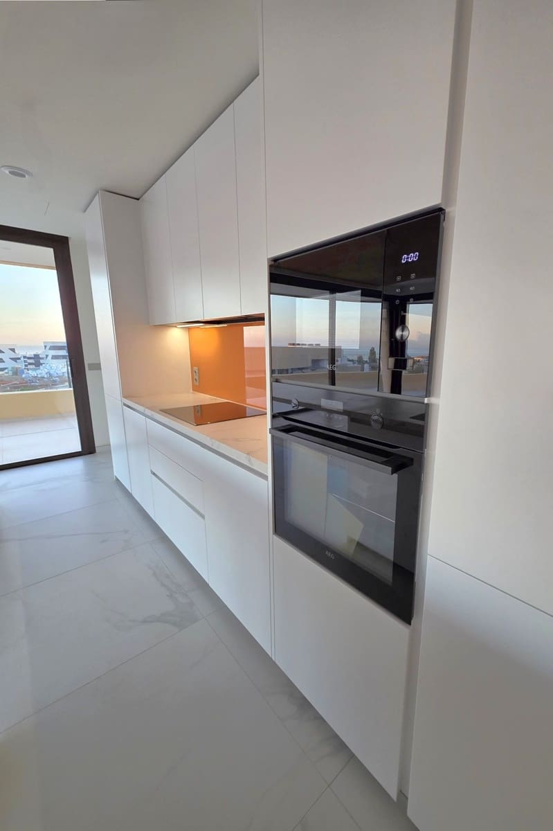 Apartamento de 3 habitaciones en Fuengirola en venta con piscina - 949.000 € (Ref: 9379936)