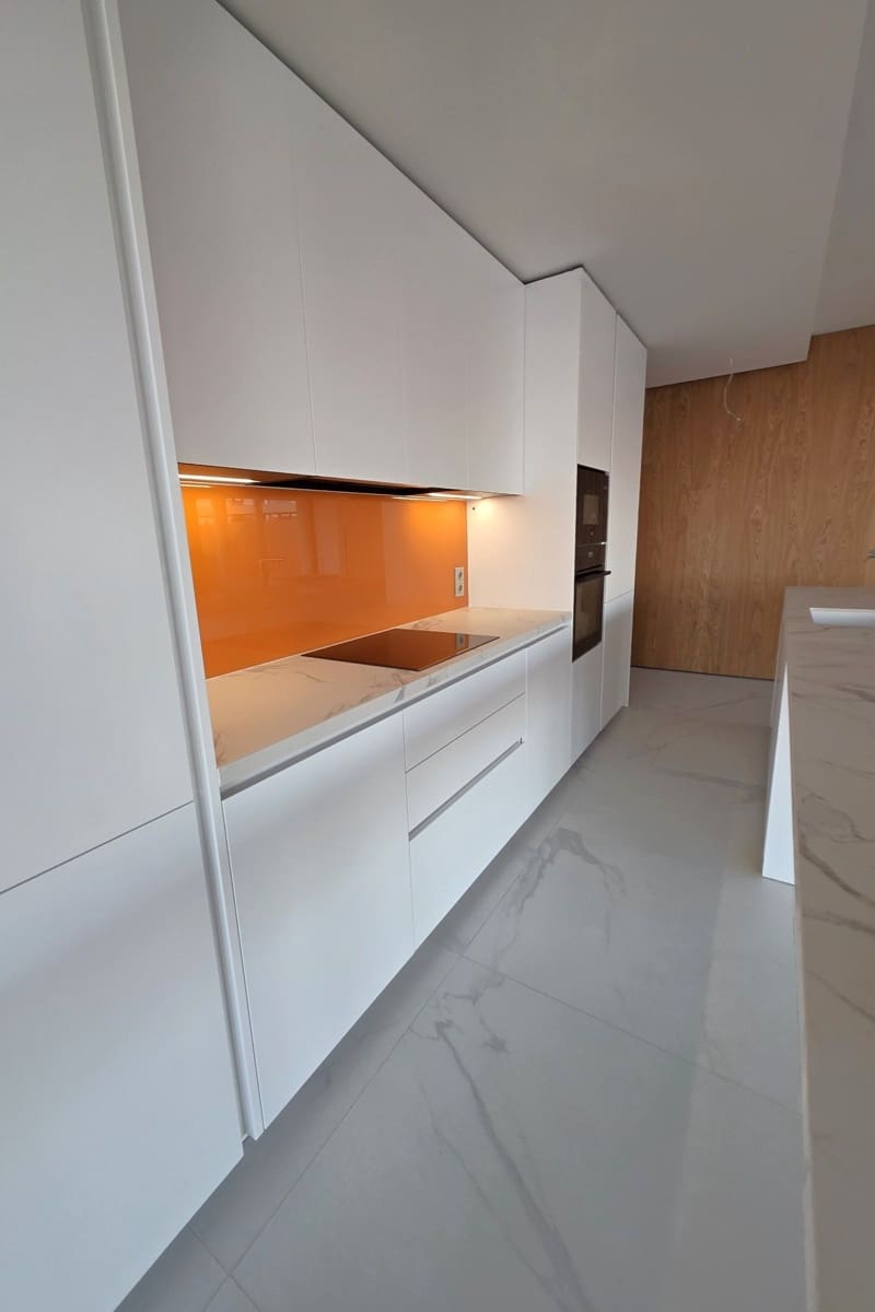 Apartamento de 3 habitaciones en Fuengirola en venta con piscina - 949.000 € (Ref: 9379936)