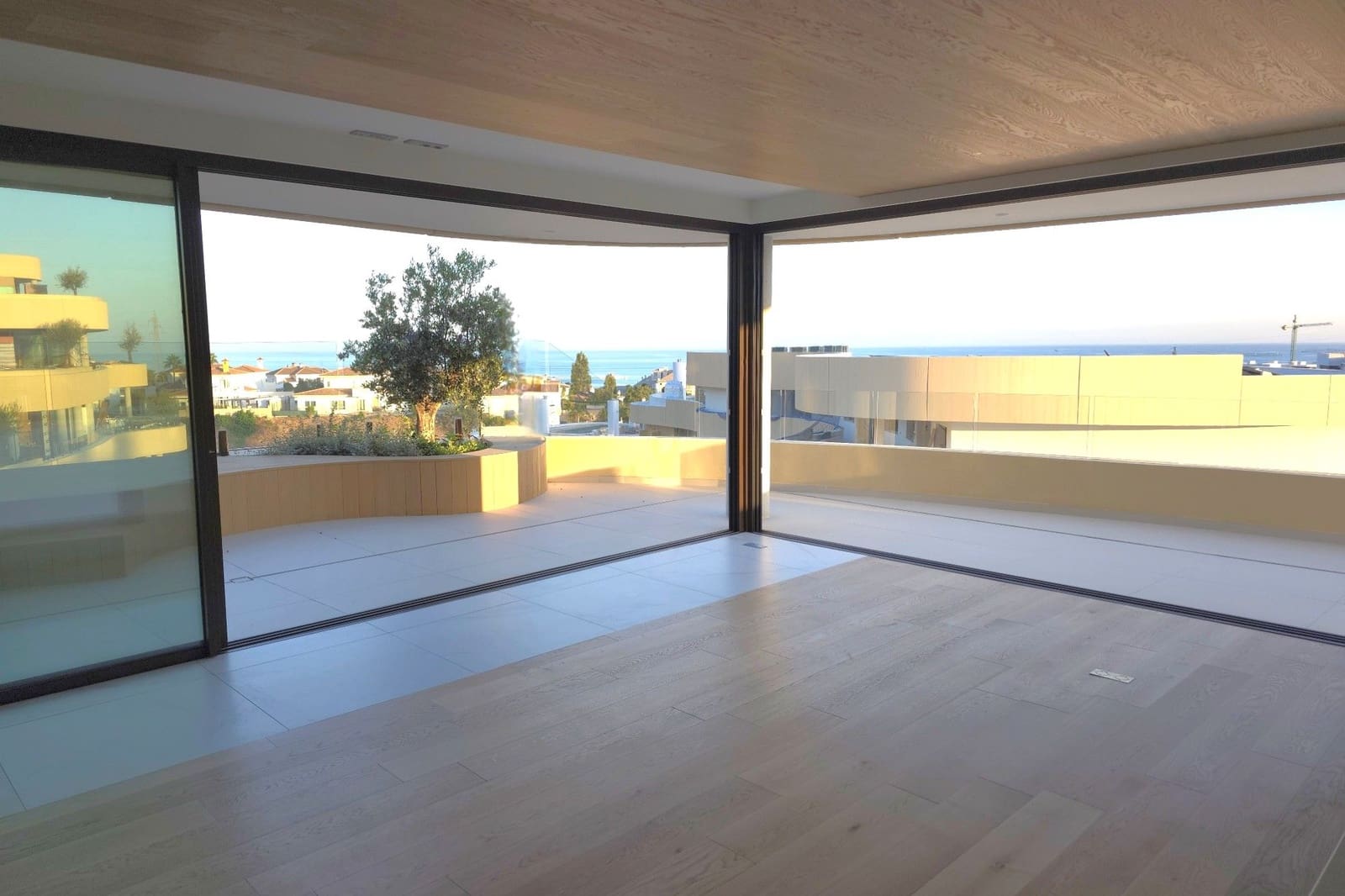 Apartamento de 3 habitaciones en Fuengirola en venta con piscina - 949.000 € (Ref: 9379936)