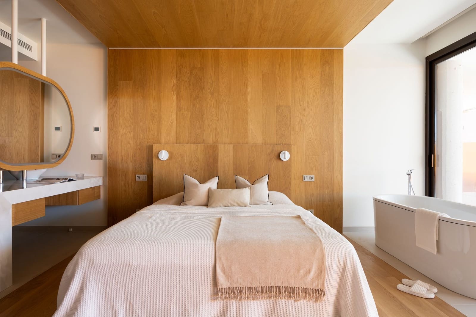 3 bedroom Apartment for sale in Fuengirola with pool - € 899,000 (Ref: 9379936)