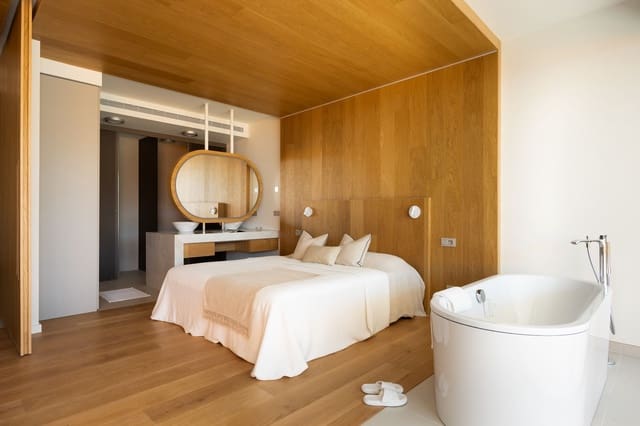 3 slaapkamer Appartement te koop in El Higuerón, Fuengirola met zwembad - € 949.000 (Ref: 9379936)