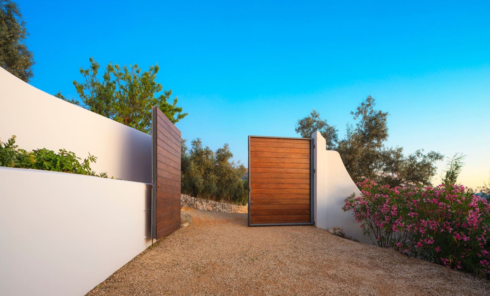 4 bedroom Finca/Country House for sale in Antequera - € 598,000 (Ref: 9386561)