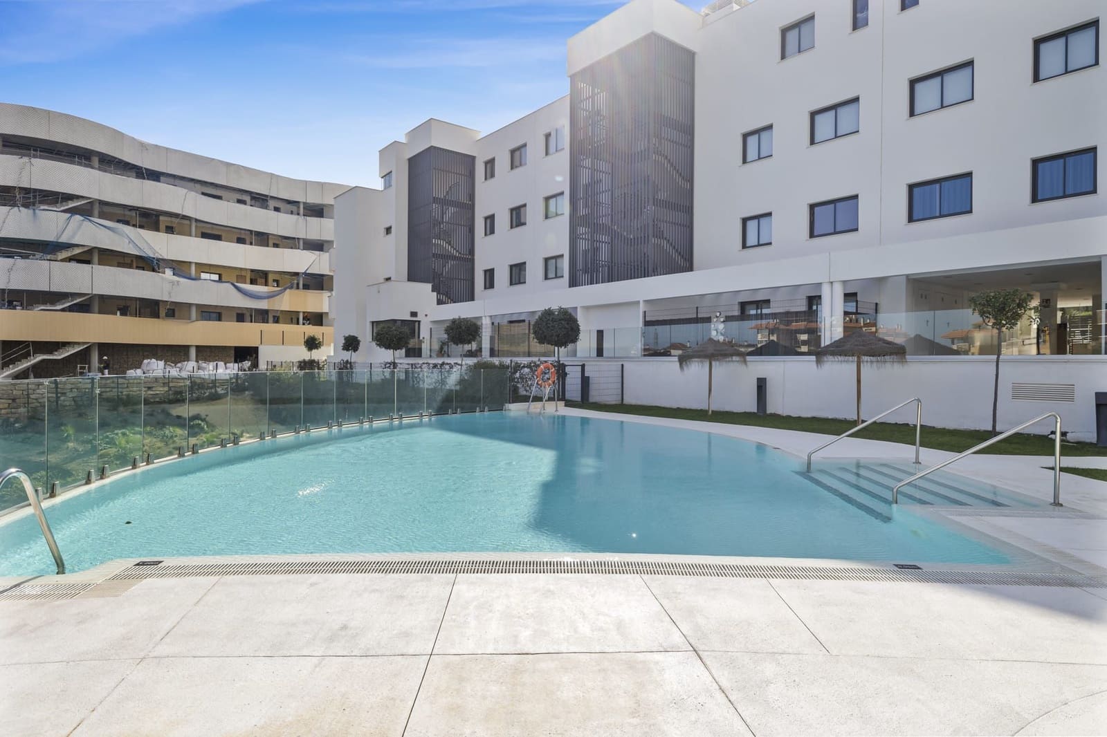 2 sovrum Lägenhet till salu i Fuengirola med pool - 589 000 € (Ref: 9386741)