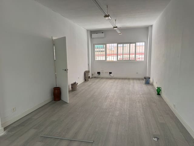 2 soverom Kommersiell til salgs i Zona Puerto Deportivo, Fuengirola - € 220 000 (Ref: 9388710)