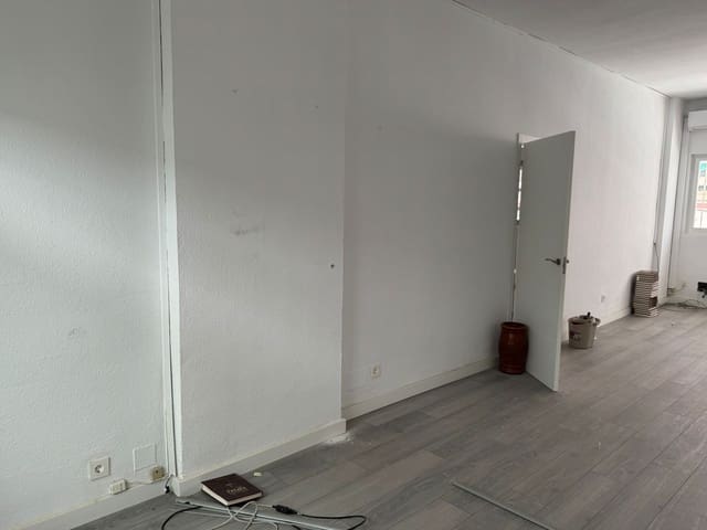 2 soverom Kommersiell til salgs i Zona Puerto Deportivo, Fuengirola - € 220 000 (Ref: 9388710)