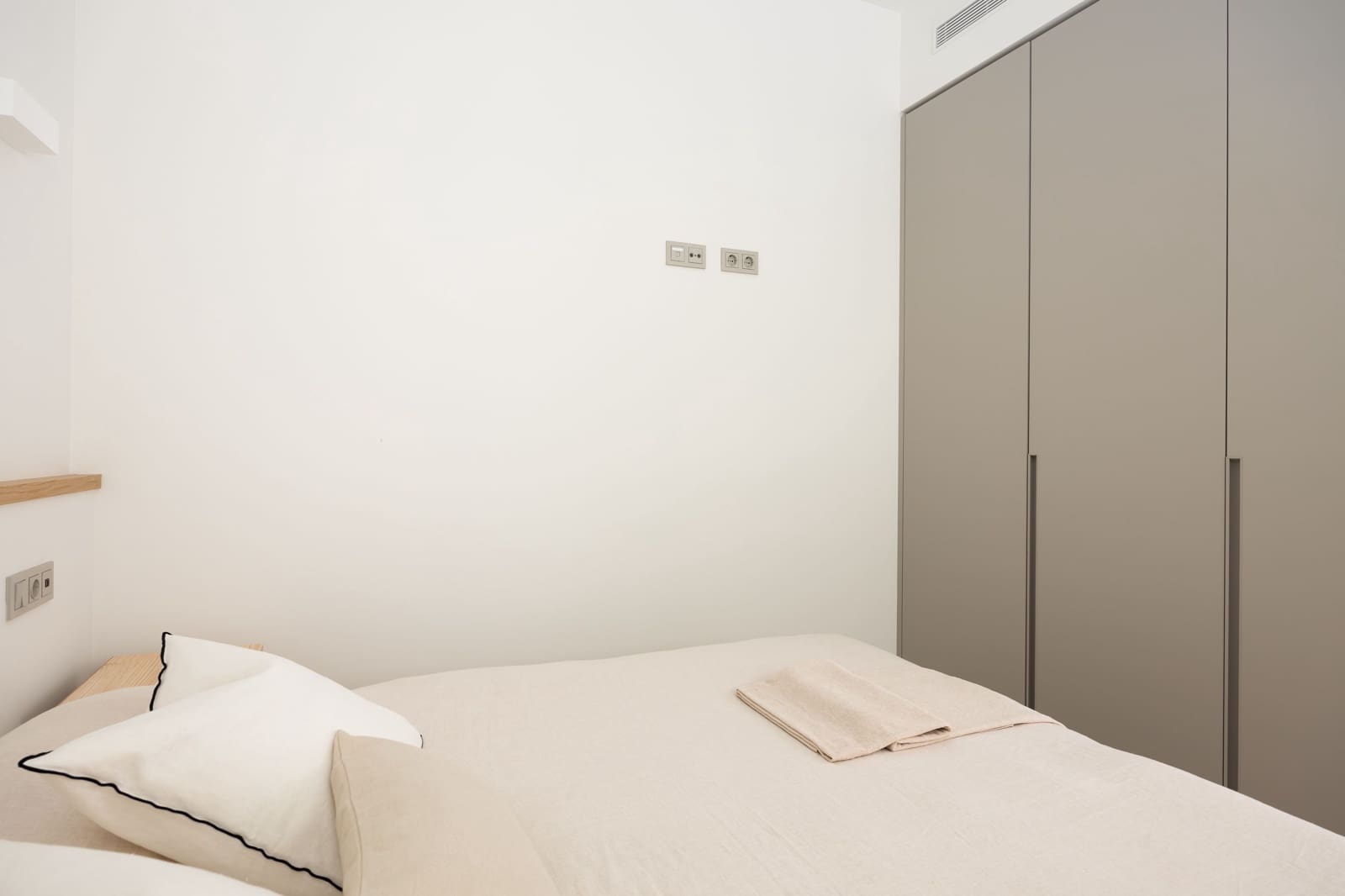 2 bedroom Apartment for sale in Fuengirola with pool - € 782,000 (Ref: 9392048)