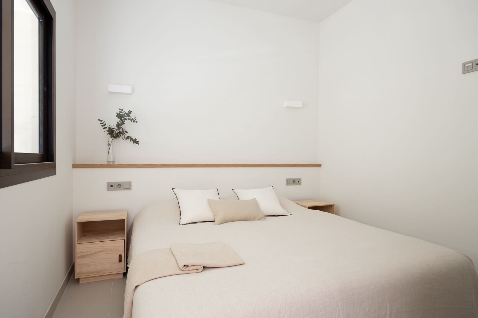 2 bedroom Apartment for sale in Fuengirola with pool - € 782,000 (Ref: 9392048)