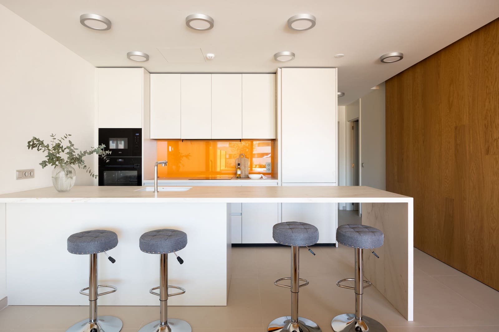 2 bedroom Apartment for sale in Fuengirola with pool - € 782,000 (Ref: 9392048)