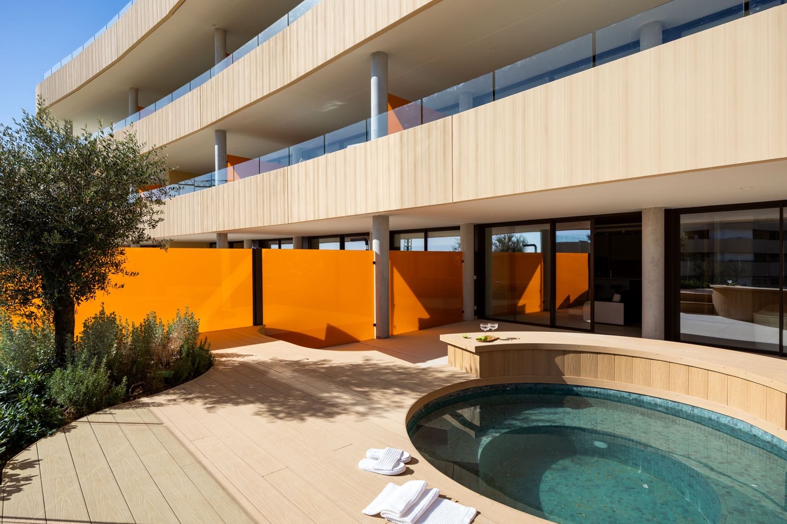 2 bedroom Apartment for sale in Fuengirola with pool - € 782,000 (Ref: 9392048)