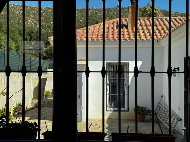 4 bedroom Townhouse for sale in Tarifa - € 625,000 (Ref: 9396543)