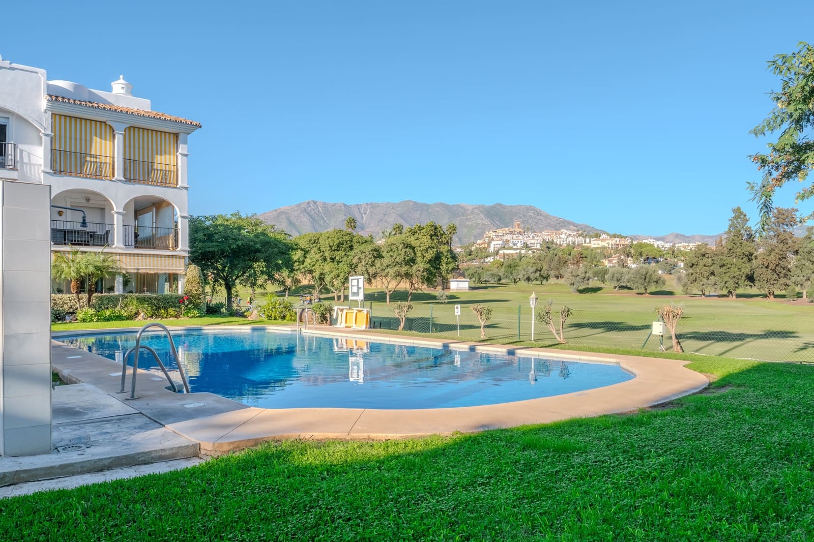 2 Zimmer Apartment zu verkaufen in Mijas Costa mit Pool - 299.000 € (Ref: 9396544)