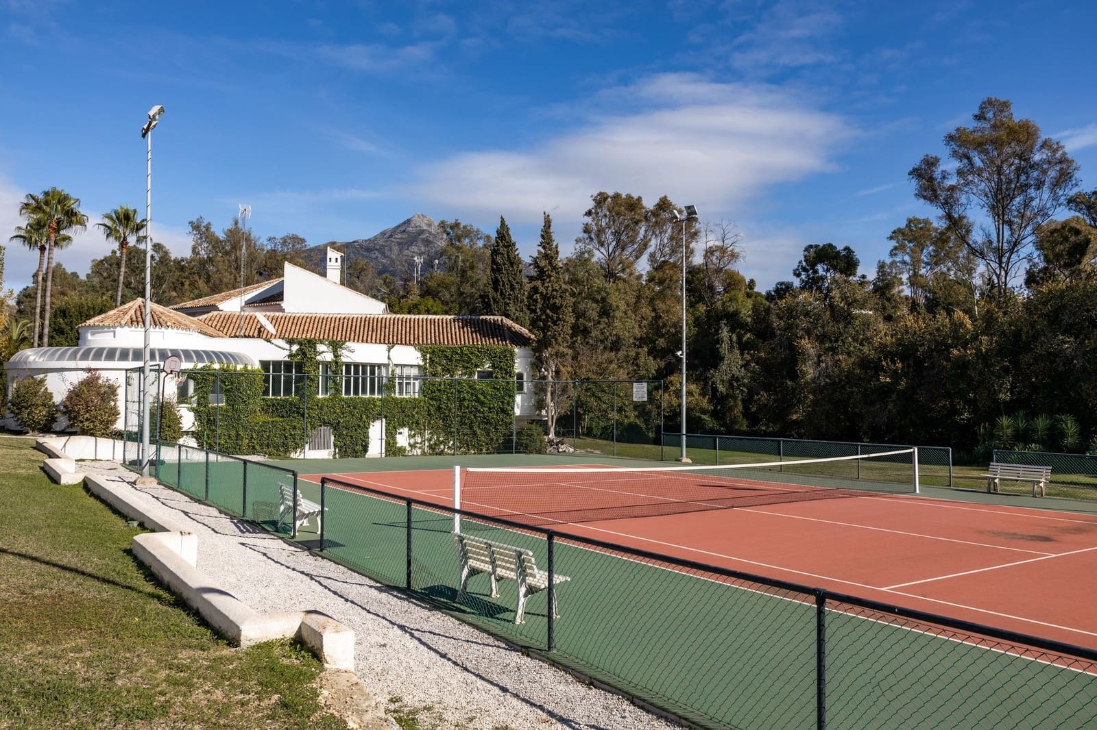 1 soverom Penthouse til salgs i Marbella med svømmebasseng - € 379 000 (Ref: 9396713)