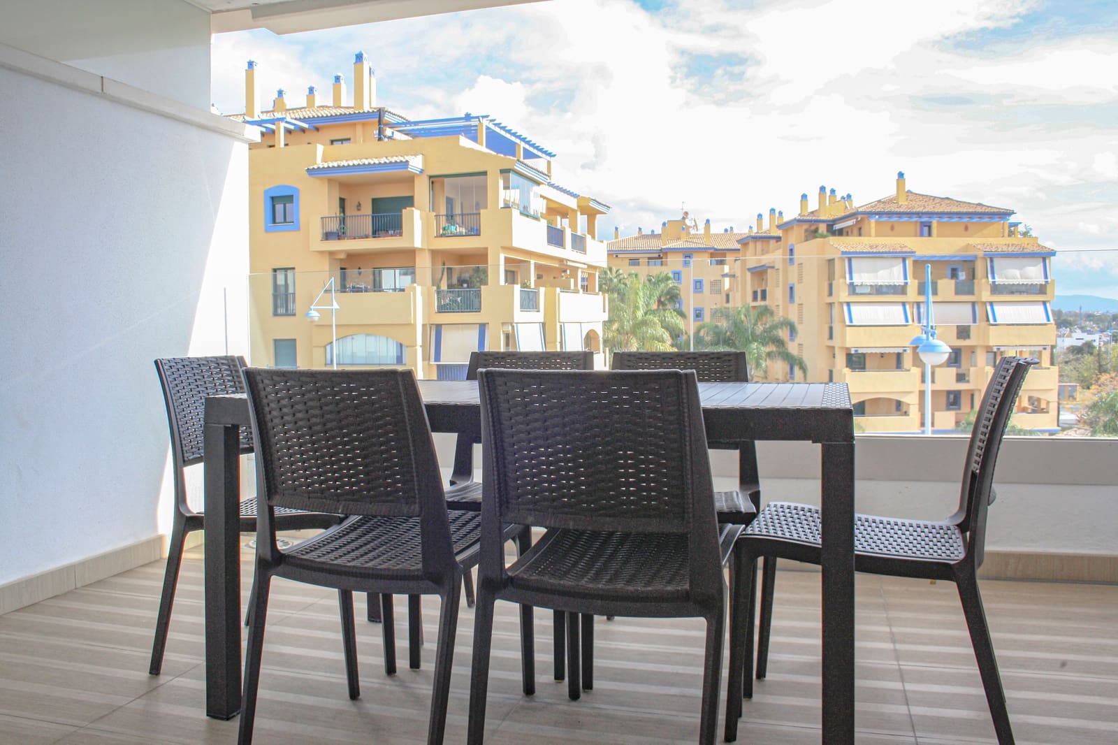 3 quarto Apartamento para venda em San Pedro de Alcantara com piscina - 769 000 € (Ref: 9396714)