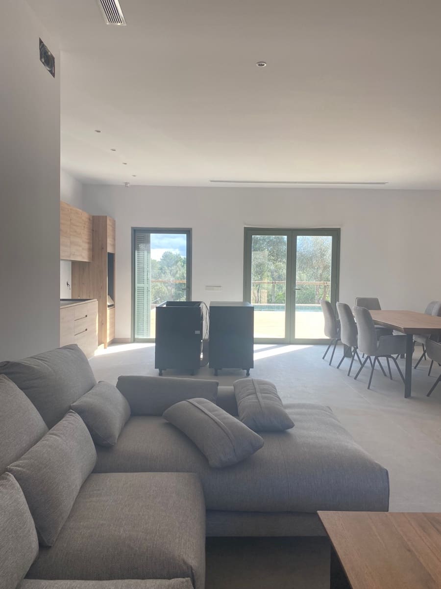 4 bedroom Townhouse for rent in Sencelles with pool - € 3,800 (Ref: 9396887)