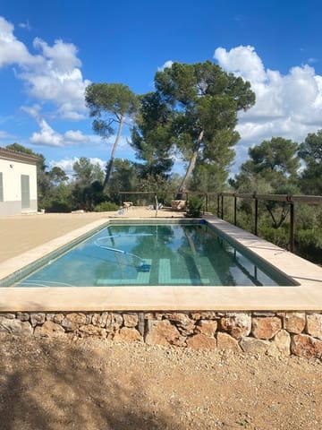 4 bedroom Townhouse for rent in Sencelles with pool - € 3,800 (Ref: 9396887)