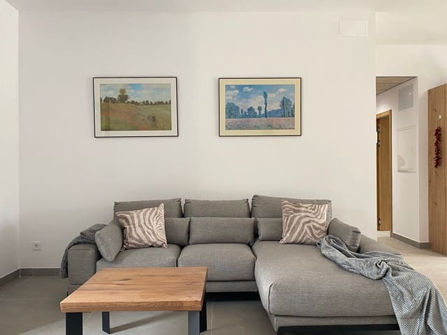 4 bedroom Townhouse for rent in Sencelles with pool - € 3,800 (Ref: 9396887)