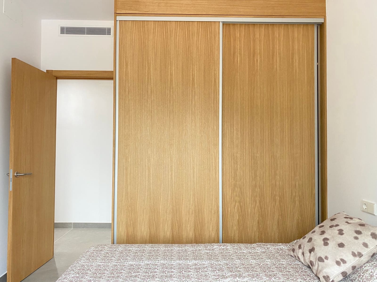 4 bedroom Townhouse for rent in Sencelles with pool - € 3,800 (Ref: 9396887)