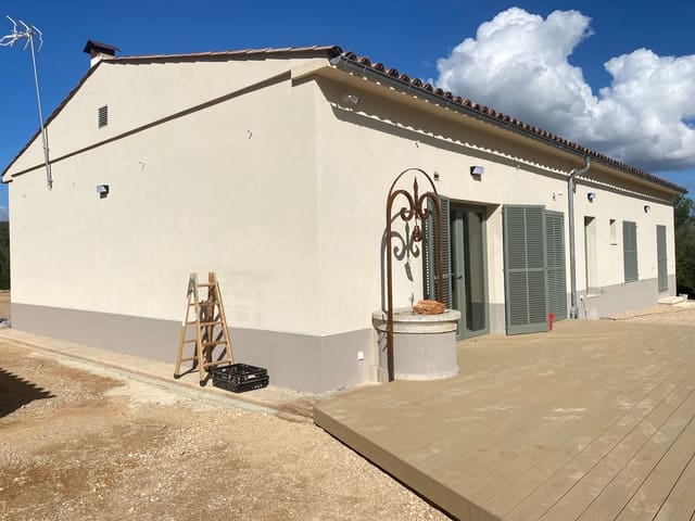 4 bedroom Townhouse for rent in Sencelles with pool - € 3,800 (Ref: 9396887)