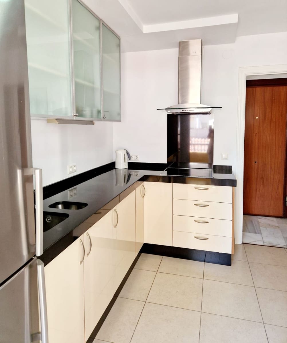 2 bedroom Apartment for rent in Fuengirola - € 1,100 (Ref: 9399964)