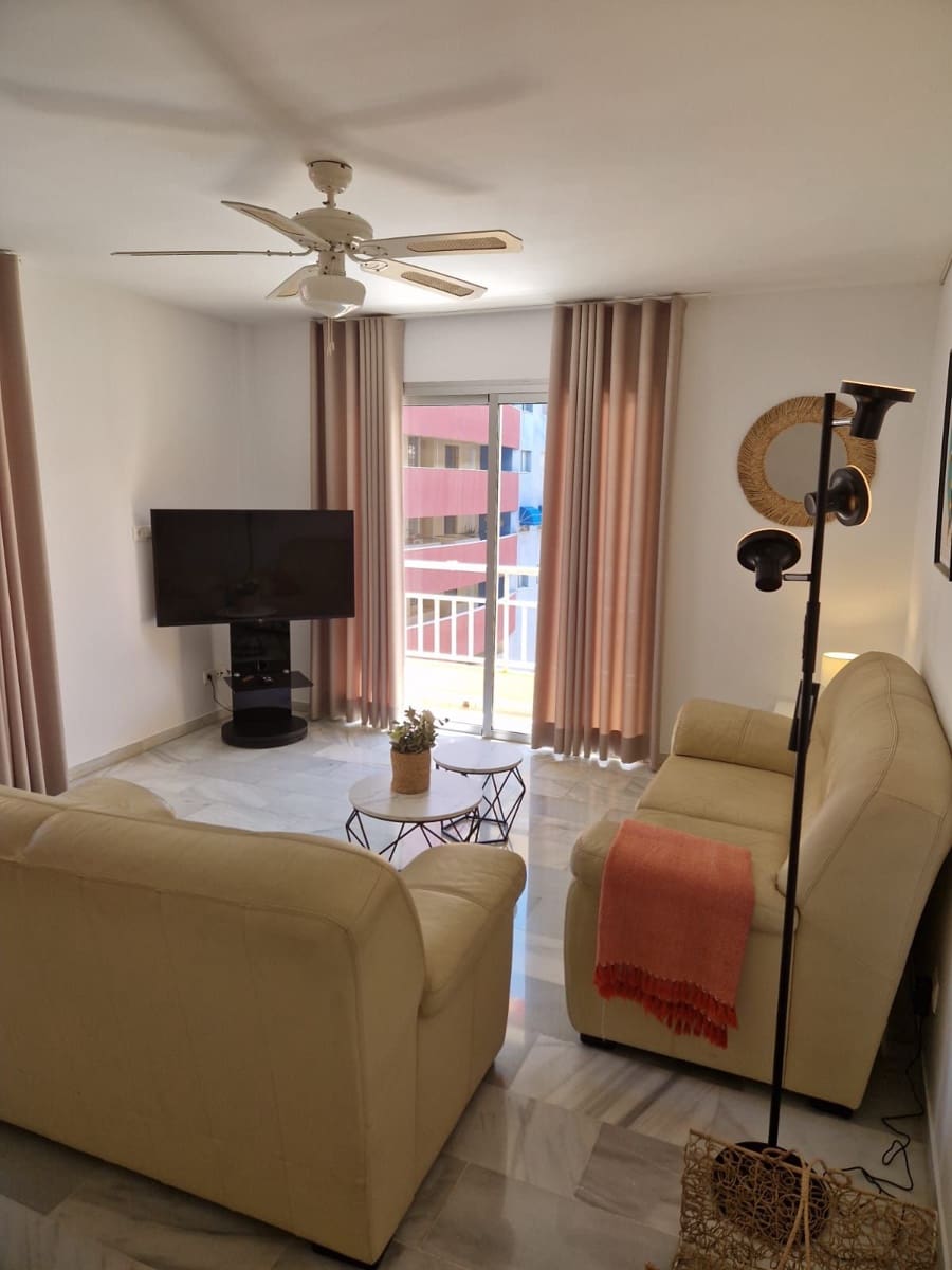 2 bedroom Apartment for rent in Fuengirola - € 1,100 (Ref: 9399964)