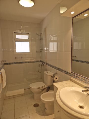 2 bedroom Apartment for rent in Zona Puerto Deportivo, Fuengirola - € 1,100 (Ref: 9399964)