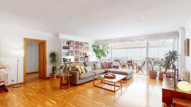 3 bedroom Apartment for rent in El Mercat, Palma de Mallorca - € 2,900 (Ref: 9400047)