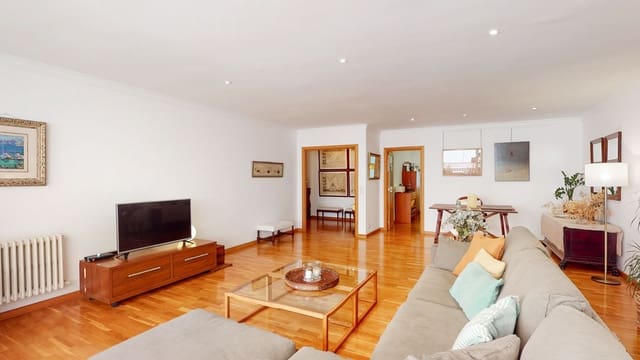 3 bedroom Apartment for rent in El Mercat, Palma de Mallorca - € 2,900 (Ref: 9400047)