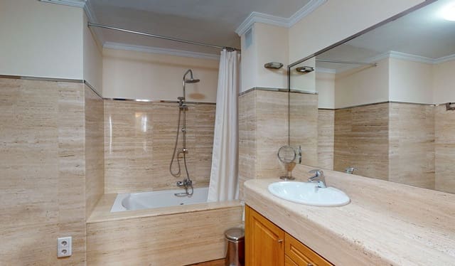 3 bedroom Apartment for rent in El Mercat, Palma de Mallorca - € 2,900 (Ref: 9400047)