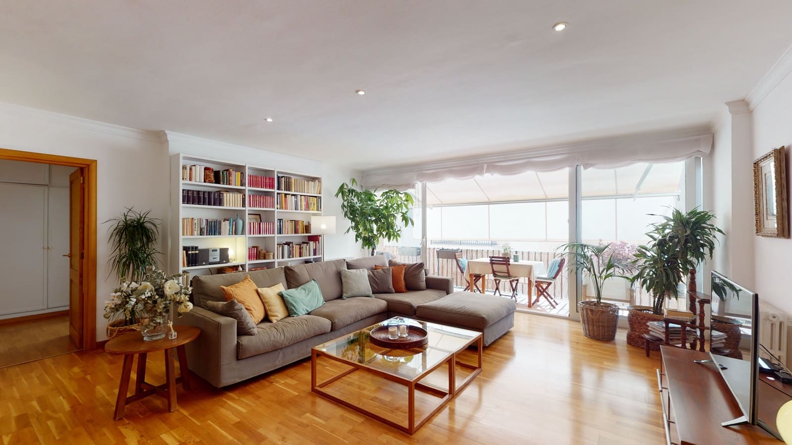 3 bedroom Apartment for rent in Palma de Mallorca - € 2,900 (Ref: 9400047)