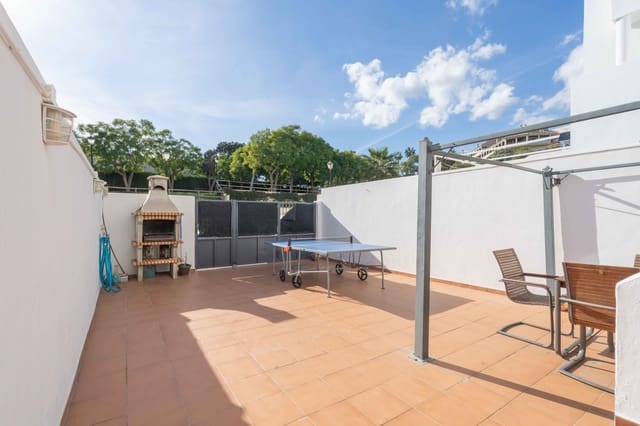 4 sypialnia Dom na sprzedaż w Torreblanca, Fuengirola z basenem - 455 000 € (Ref: 9400264)