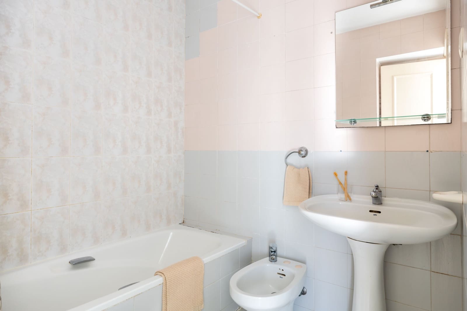 4 makuuhuone Omakotitalo myytävänä paikassa Mijas Costa mukana uima-altaan - 450 000 € (Ref: 9400907)