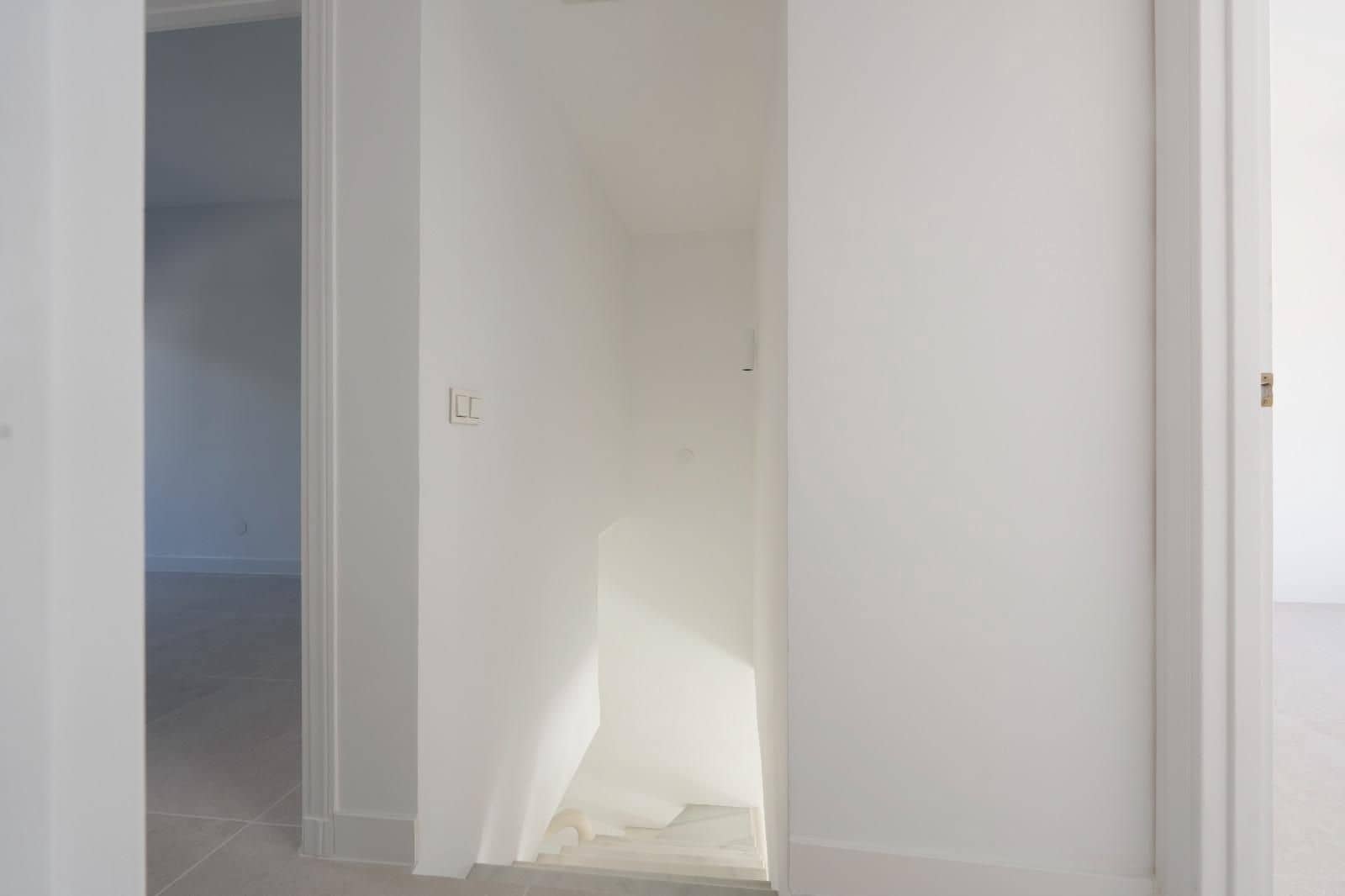 3 slaapkamer Appartement te huur in Marbella met zwembad - € 2.300 (Ref: 9401021)