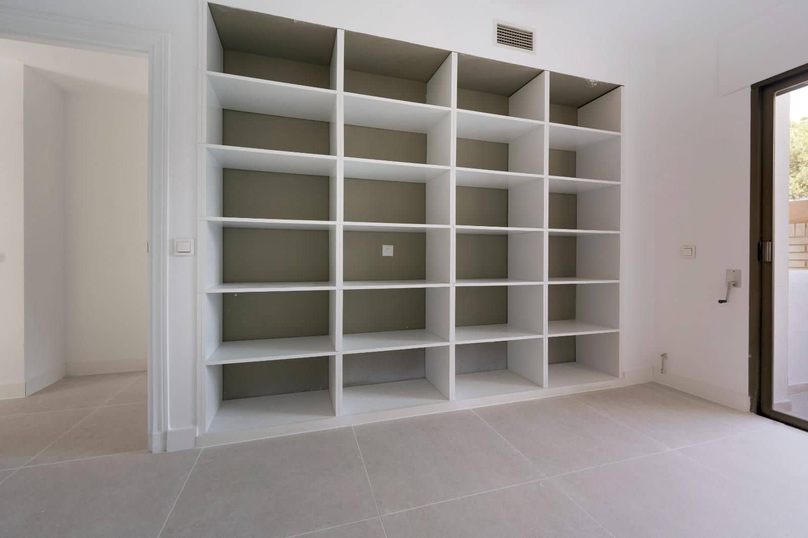 3 slaapkamer Appartement te huur in Marbella met zwembad - € 2.300 (Ref: 9401021)