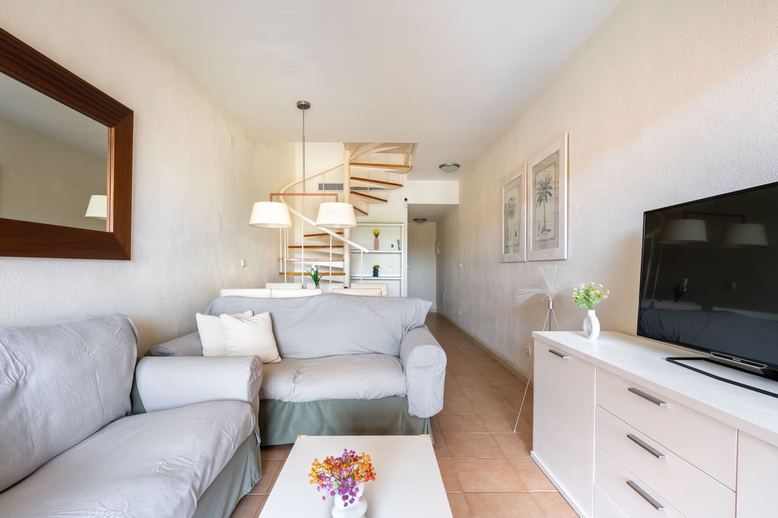 2 bedroom Apartment for sale in Almeria city with pool - € 175,000 (Ref: 9409385)