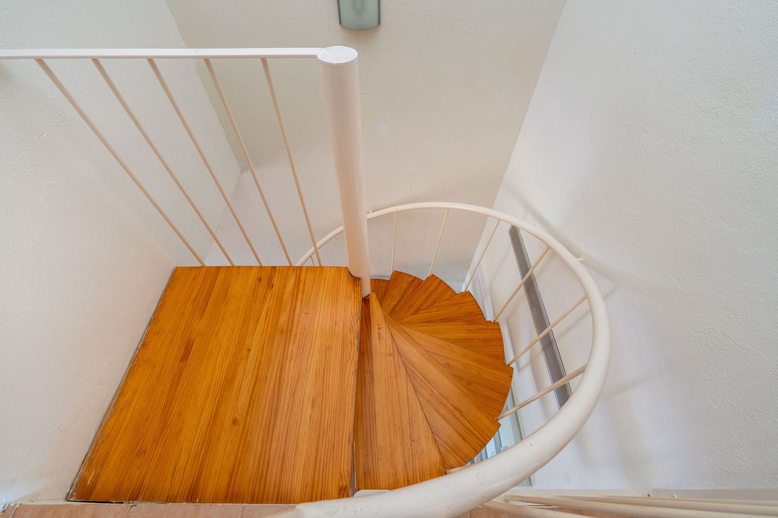 2 bedroom Apartment for sale in Almeria city with pool - € 175,000 (Ref: 9409385)