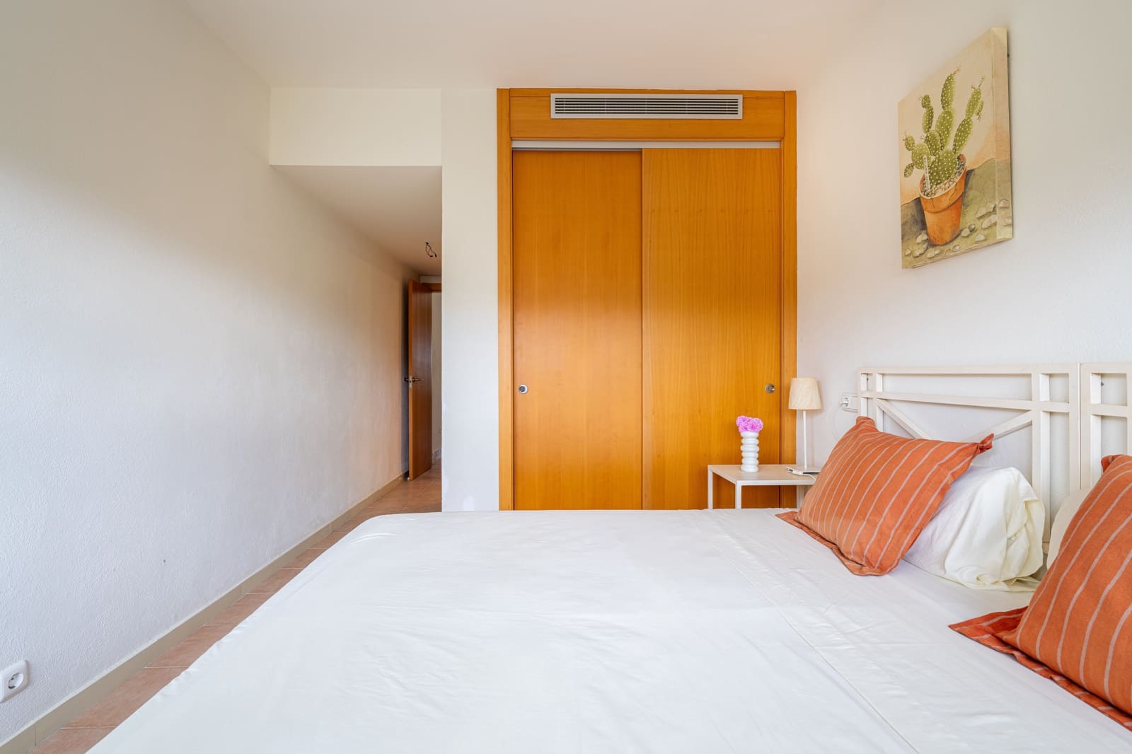 2 bedroom Apartment for sale in Almeria city with pool - € 175,000 (Ref: 9409385)