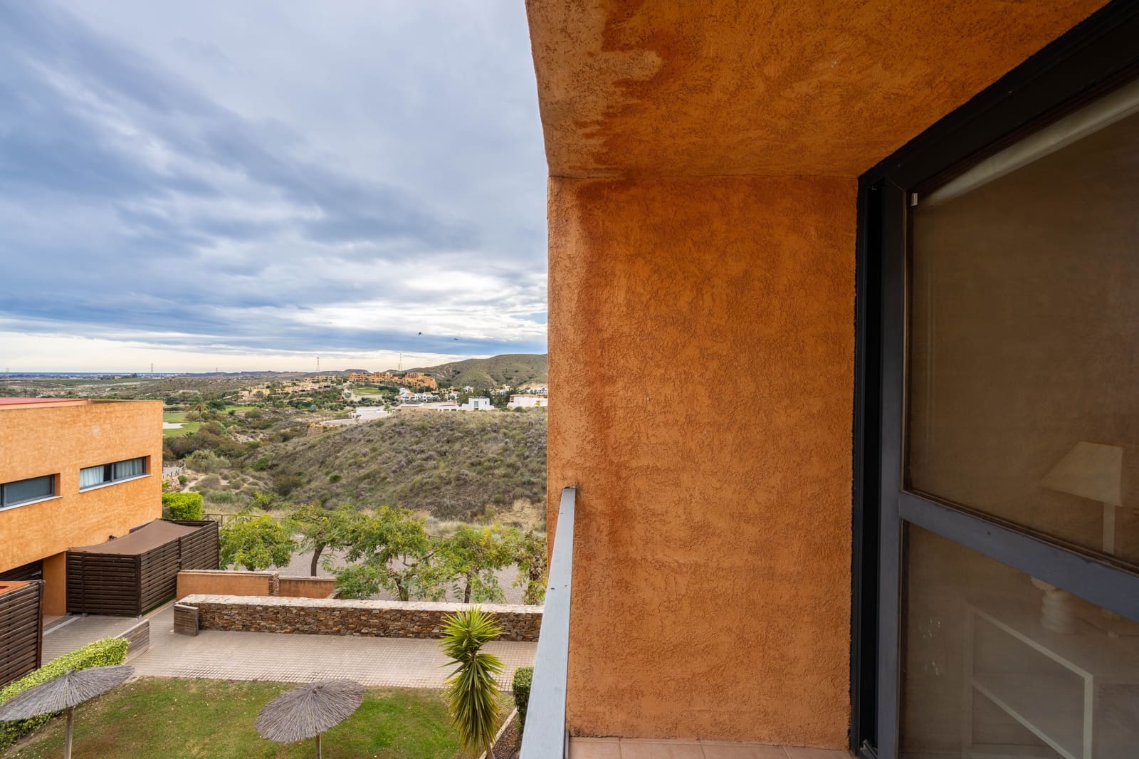 2 bedroom Apartment for sale in Almeria city with pool - € 175,000 (Ref: 9409385)