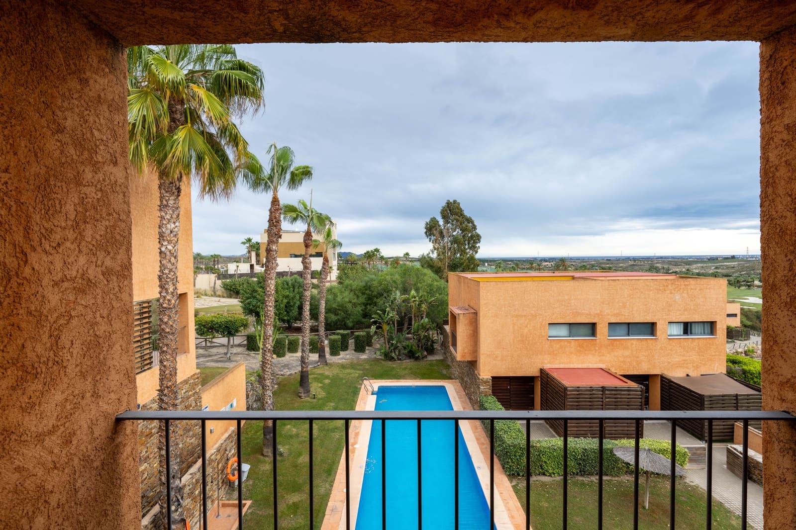 2 bedroom Apartment for sale in Almeria city with pool - € 175,000 (Ref: 9409385)