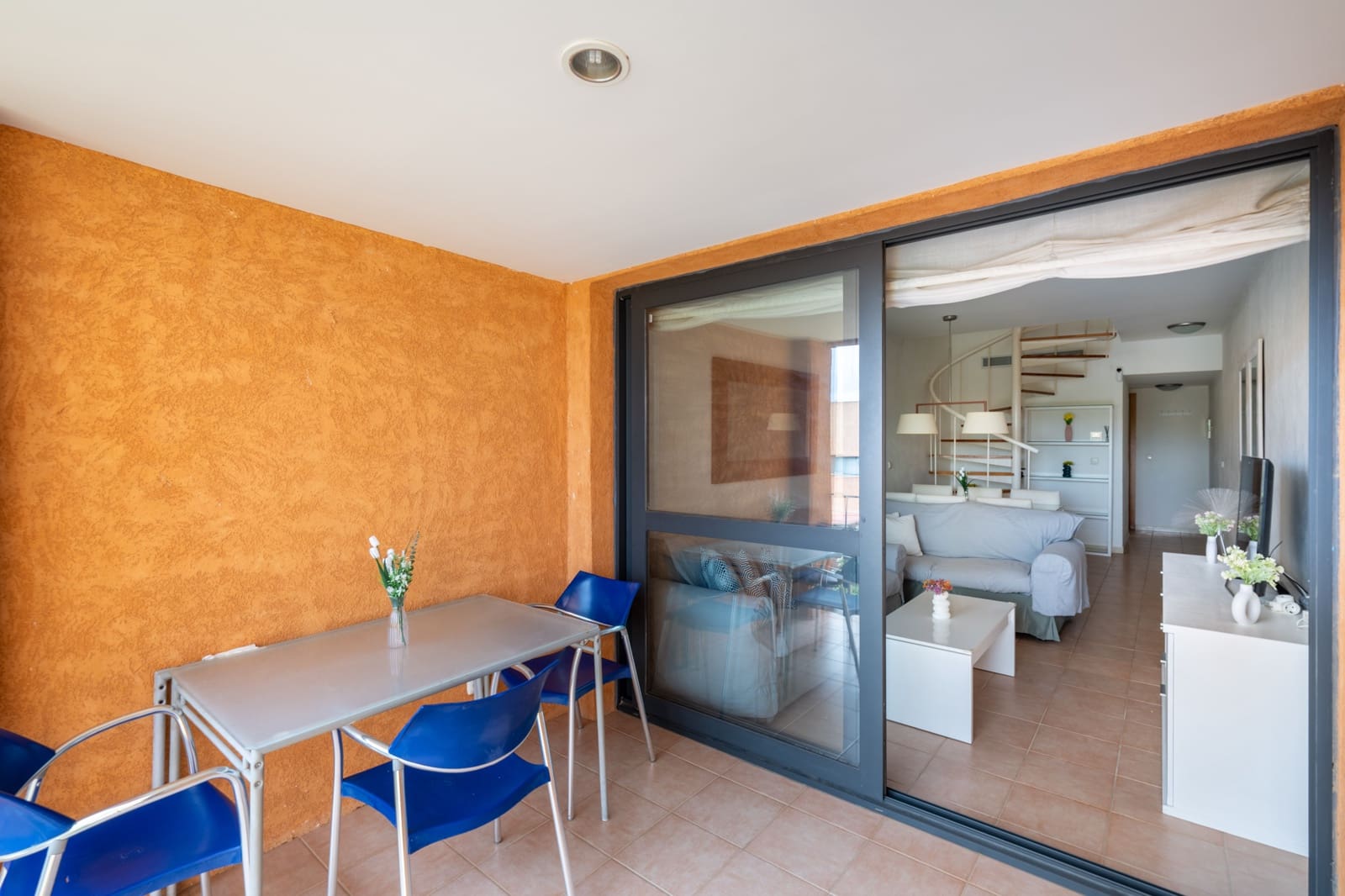 2 bedroom Apartment for sale in Almeria city with pool - € 175,000 (Ref: 9409385)