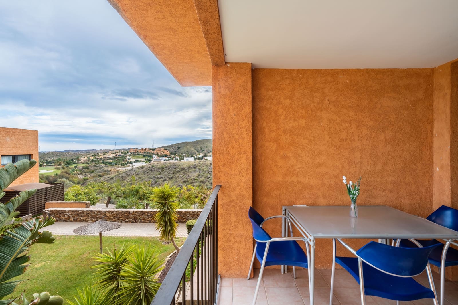 2 bedroom Apartment for sale in Almeria city with pool - € 175,000 (Ref: 9409385)