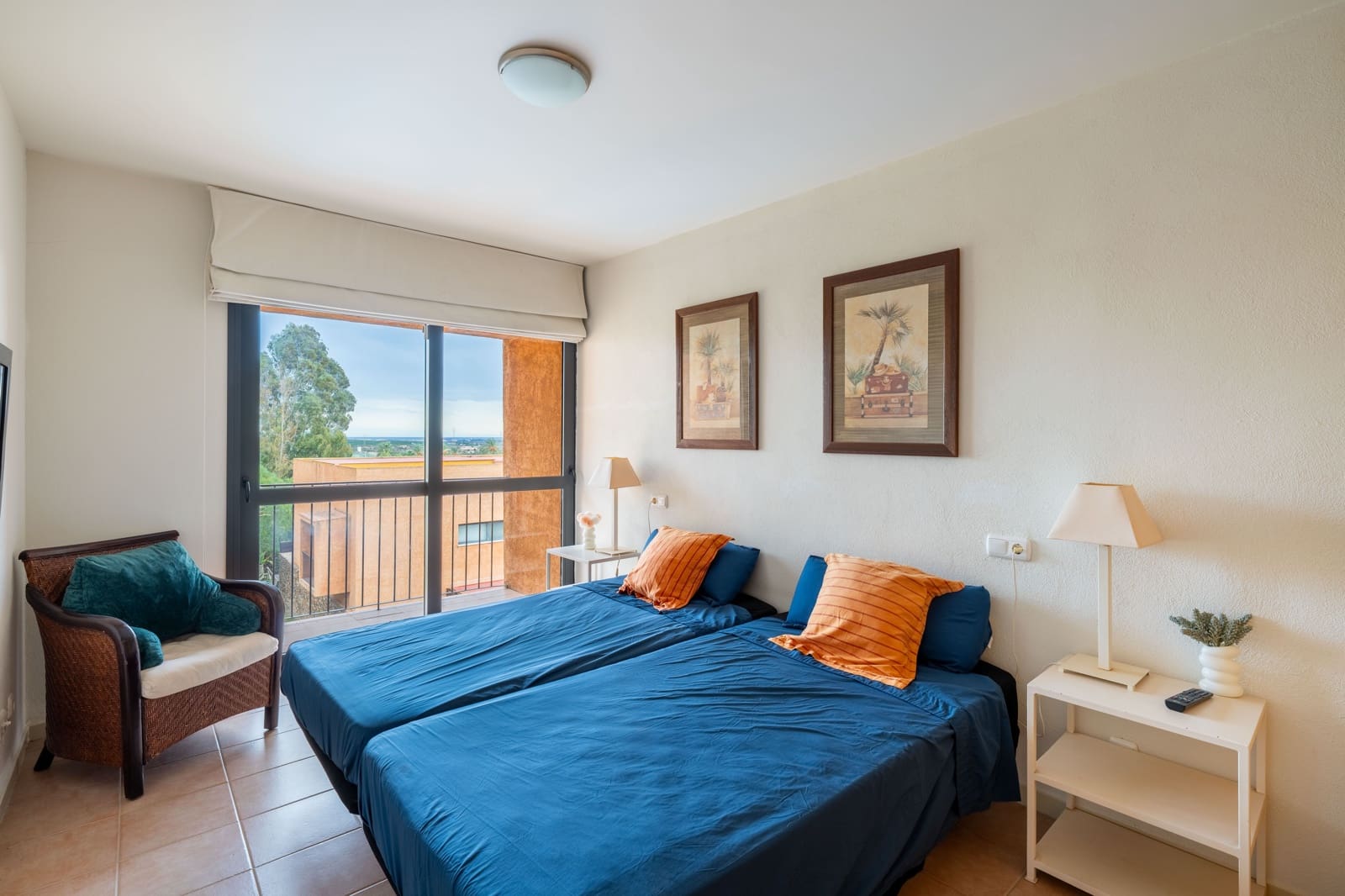 2 bedroom Apartment for sale in Almeria city with pool - € 175,000 (Ref: 9409385)