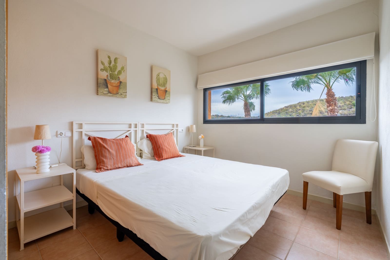 2 bedroom Apartment for sale in Almeria city with pool - € 175,000 (Ref: 9409385)