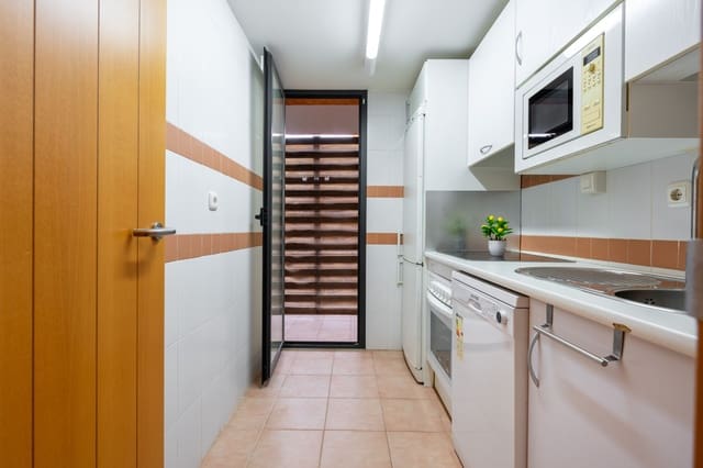 2 soveværelse Lejlighed til salg i Almería by med swimmingpool - € 175.000 (Ref: 9409385)