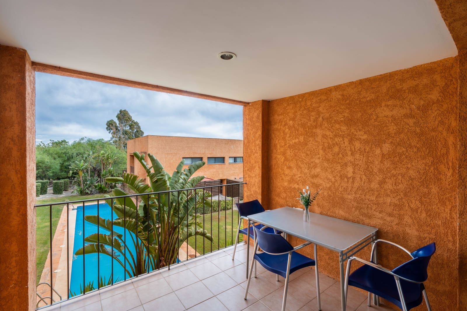 2 bedroom Apartment for sale in Almeria city with pool - € 175,000 (Ref: 9409385)